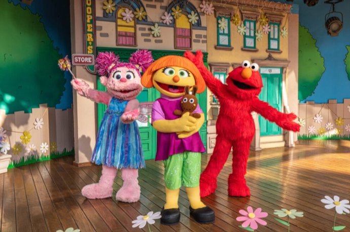 PortAventura World apuesta por un ocio más inclusivo con la llegada de Julia y señalización adaptada