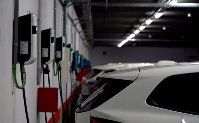 El Ayuntamiento mantiene esta semana la subasta de más de 80 equipos de carga para vehículos eléctricos