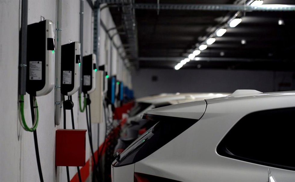 El Ayuntamiento mantiene esta semana la subasta de más de 80 equipos de carga para vehículos eléctricos