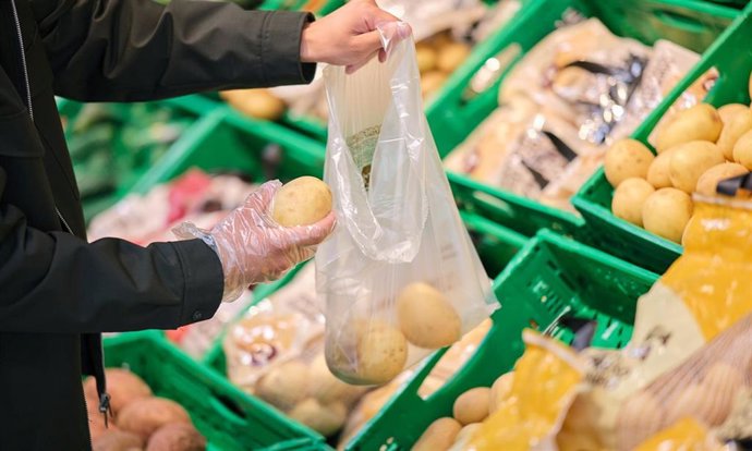 Lineal de Mercadona con venta de patatas