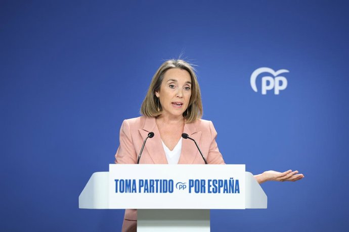 La vicesecretaria de Regeneración Institucional del Partido Popular y diputada, Cuca Gamarra, ofrece una rueda de prensa tras el Comité de Dirección del PP, a 6 de octubre de 2025, en Madrid (España). 