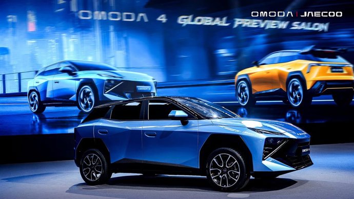Omoda presenta al mundo su nuevo Omoda 4: un SUV "futurista" para introducirse en el mercado compacto.