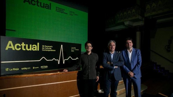 Presentación de la imagen de Actual 2026 por parte del consejer de Cultura, José Luis Pérez Pastor, el director general de Cultura, Roberto Iturriaga, y el director ejecutivo de UNIR, Javier Galiana