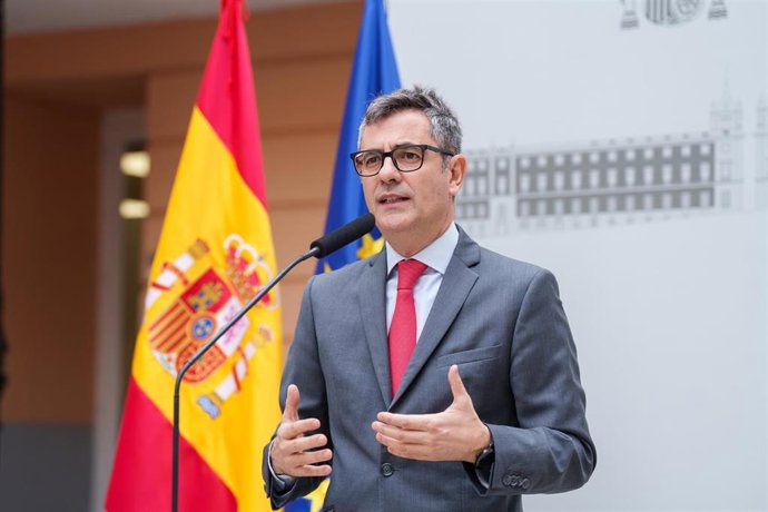 El ministro de la Presidencia, Justicia y Relaciones con las Cortes, Félix Bolaños, ofrece declaraciones antes de una reunión con el  presidente del Consejo General de la Abogacía Española, en el Palacio de Parcent, a 20 de octubre de 2025, en Madrid (Esp