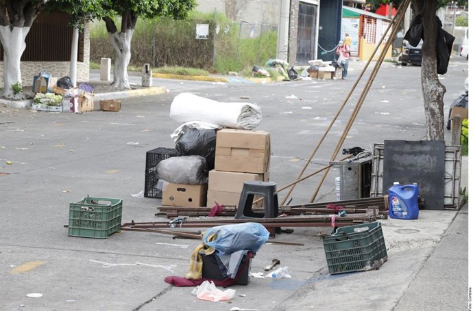 Guadalajara sanciona a 33 comerciantes de tianguis por incumplir reglamento de limpieza