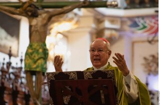 Cardenal de Guadalajara promueve valores y tradiciones mexicanas en Día de Muertos y Halloween