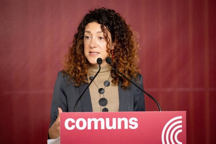 La portavoz de Comuns y diputada en el Congreso, Aina Vidal, en una rueda de prensa desde la sede del partido