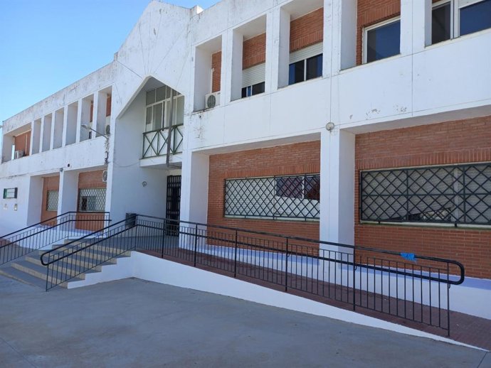 Entrada del Centro de Educación Infantil y Primaria (CEIP) Blas Infante de Puerto Serrano (Cádiz).