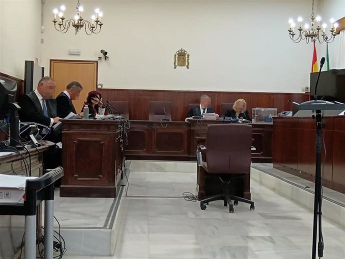 Interior de la sala tras el acuerdo de conformidad en el juicio del atropello múltiple de Gibraelón.