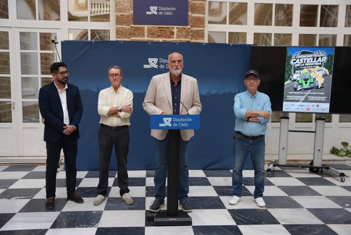 El vicepresidente segundo y responsable de Deportes de la Diputación de Cádiz, Javier Vidal, presenta la Cronometrada de Castellar de la Frontera.