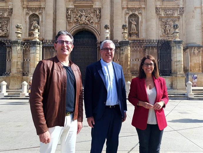 Javier Marín (izq), Juan Ignacio Damas y África Colomo