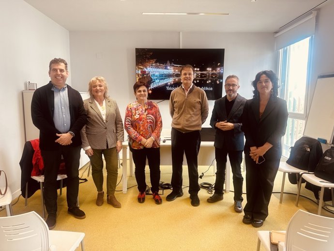 El consejero de Salud, Alberto Martínez, presenta un avance del proyecto del futuro hospital público de Tolosa