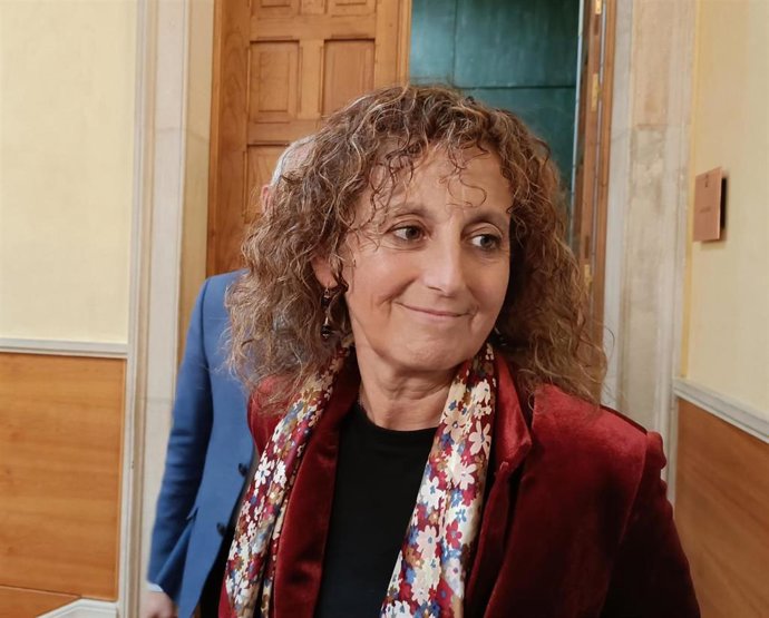 La consejera de Educación en el Principado de Asturias, Eva Ledo, tras la reunión mantenida con la alcaldesa de Gijón, Carmen Moriyón, en el Ayuntamiento gijonés.
