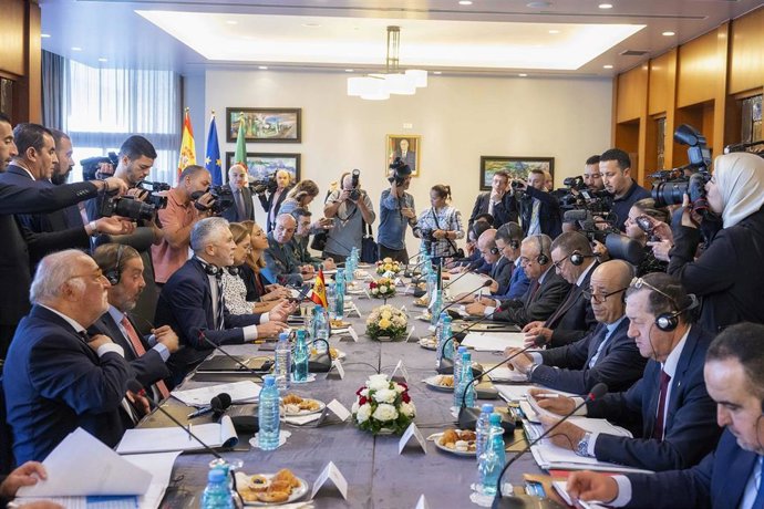 Archivo - El ministro del Interior, Fernando Grande-Marlaska, en su cuarta visita a Argelia