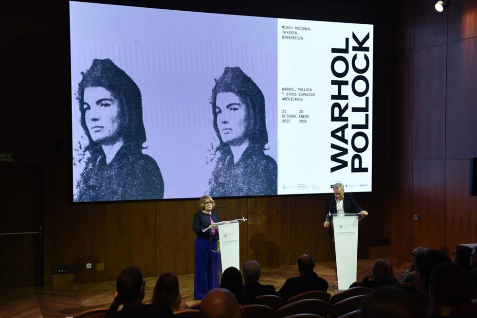 El Museo Nacional Thyssen-Bornemisza ha organizado una exposición que reúne obras de los artistas estadounidenses Andy Warhol y Jackson Pollock, entre otros.