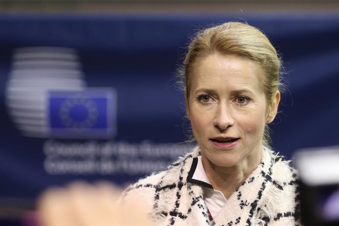 HANDOUT - 20 de outubro de 2025, Bélgica, Bruxelas: Kaja Kallas, Alta Representante para Relações Exteriores e Política de Segurança, fala à mídia antes da reunião do Conselho de Relações Exteriores da UE. Foto: Francois Lenoir/Conselho Europeu/dpa - ATEN