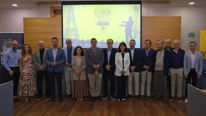 Foto de familia de la presentación de Fancine
