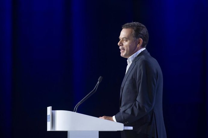 Archivo - El primer ministro de Portugal, Luís Montenegro, interviene en el Congreso Nacional del Partido Popular en julio