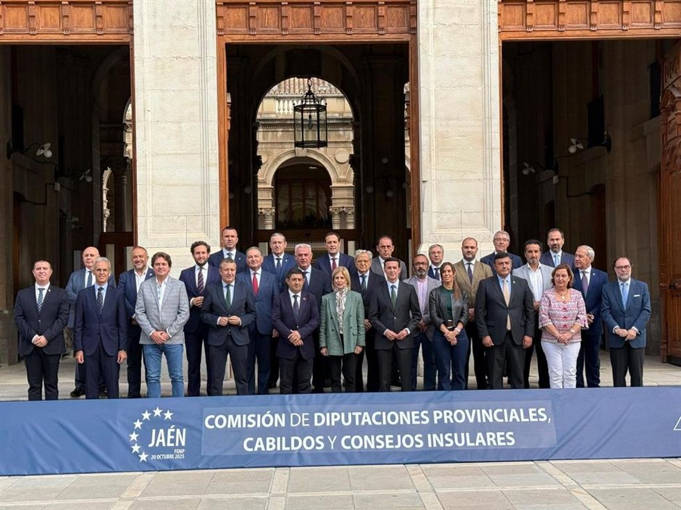 Reunión de la Comisión de Diputaciones, Cabildos y Consells Insulares, celebrada este lunes en Jaén.