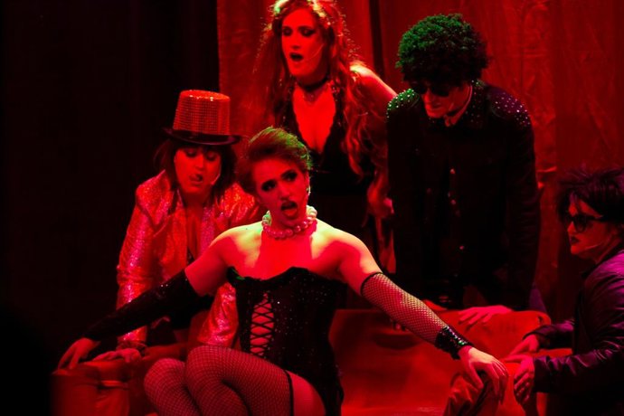 El desmadre vuelve al Teatro Off: Rocky Horror Show celebra los 50 años de la película con su musical más salvaje