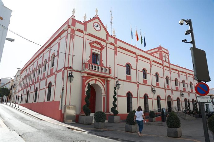 Fachada del Ayuntamiento de Alcalá.