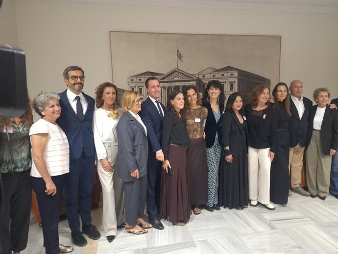 El documental Sacar pecho, cofinanciado por el Consell, llega al Congreso