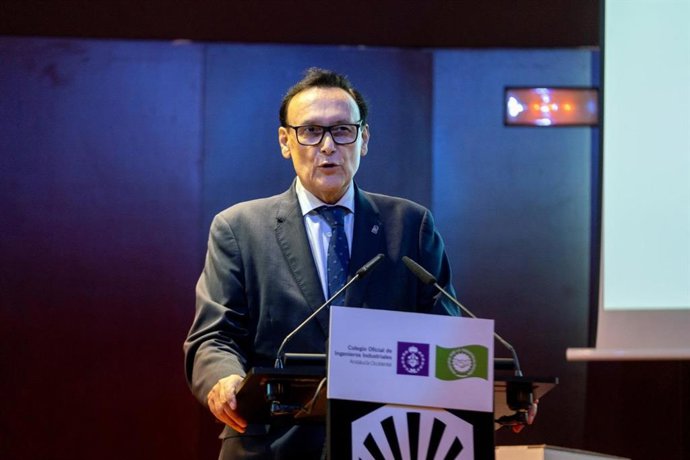 El consejero de Universidad, Investigación e Innovación, José Carlos Gómez Villamandos, durante su intervención en la cuarta entrega de Banderas Verdes de la Industria.