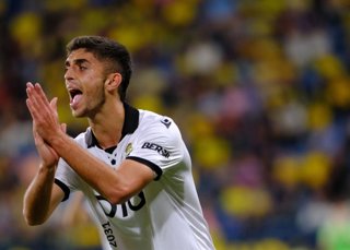 El jugador del Burgos Álex Lizancos en el partido contra el Cádiz en el Nuevo Mirandilla