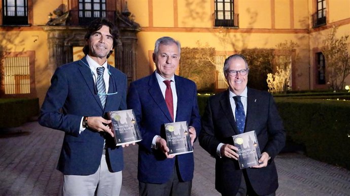 El alcalde de Sevilla, José Luis Sanz, en la presentación del libro.