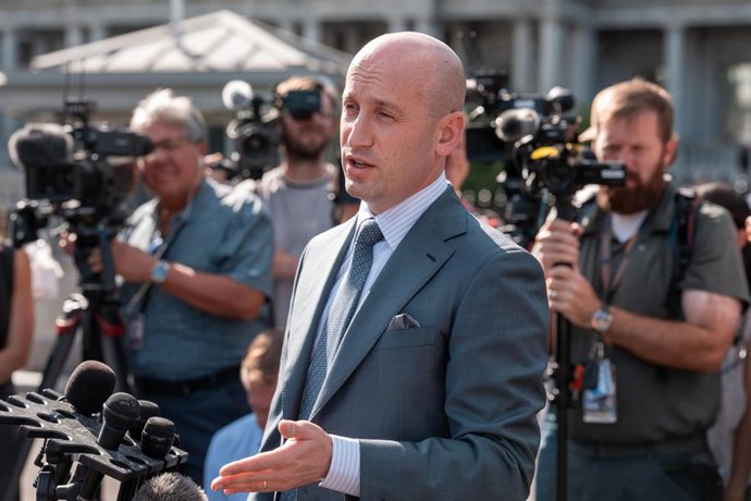 Archivo - El subjefe de gabinete de la Casa Blanca, Stephen Miller, habla con la prensa sobre la batalla legal por la situación en Portland y Chicago y predice que el presidente Donald Trump ganará con éxito las apelaciones, el 6 de octubre de 2025.