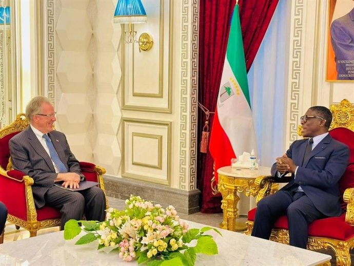 El vicepresidente de Guinea Ecuatorial, Teodoro Nguema Obiang, reunido con el embajador de Estados Unidos en Malabo, David Gilmour