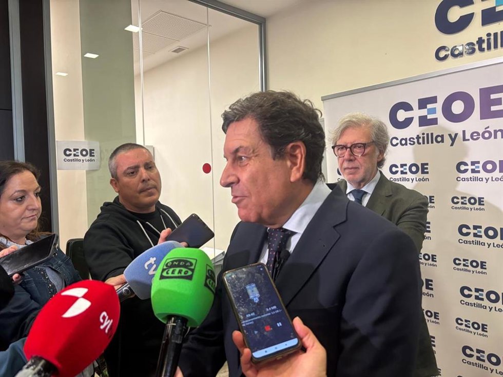 El consejero de Economía y hacienda, Carlos Fernández Carriedo.