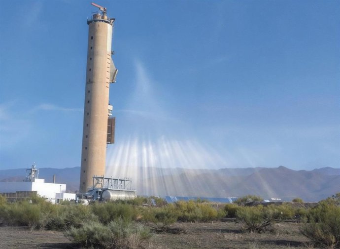Efecto de dispersión de la radiación solar sobre la instalación CESA I en la Plataforma Solar de Almería.