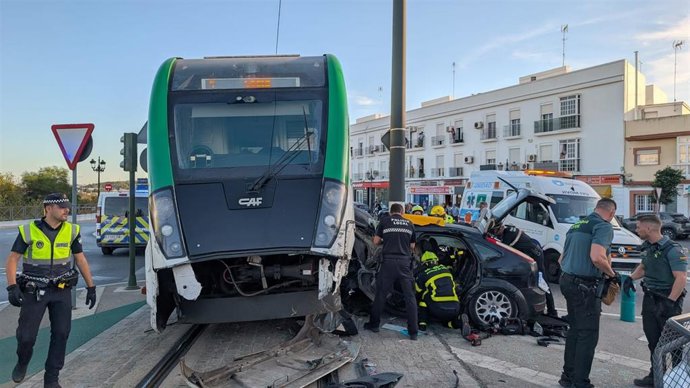 Accidente entre un vehículo y el tranvía en Chiclana el pasado sábado 18 de octubre.