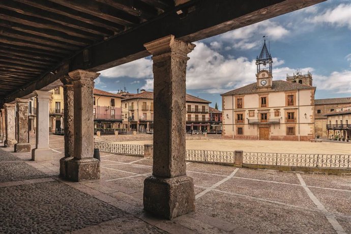Archivo - Plaza Mayor de Riaza (Segovia).
