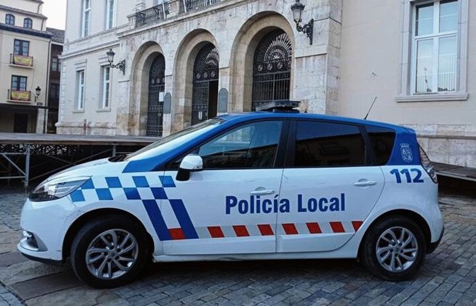 Archivo - Coche de la Policía Local de Palencia.