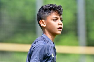 Archivo - FILED - 11 May 2019, Nordrhein-Westfalen, Kempen-oenisberg (Kreis Viersen/: Cristiano Ronaldo Jr. takes to the pitch at a youth football tournament in the Juventus Turin jersey.  Cristiano Ronaldo's son has been called up to Portugal's Under-15 