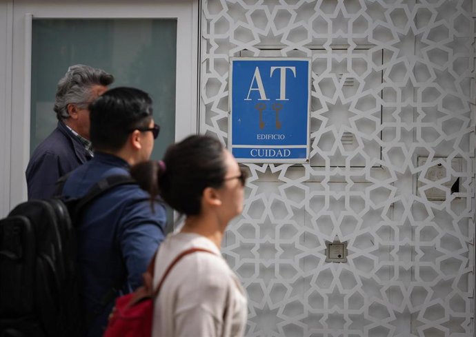 Archivo - Apartamento turístico en el centro de Sevilla. Imagen de archivo