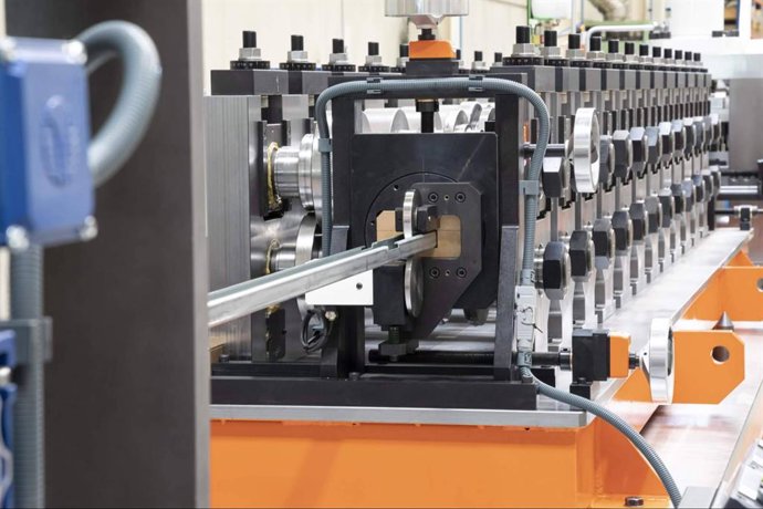 La perfiladora industrial como aliada clave para aumentar la productividad