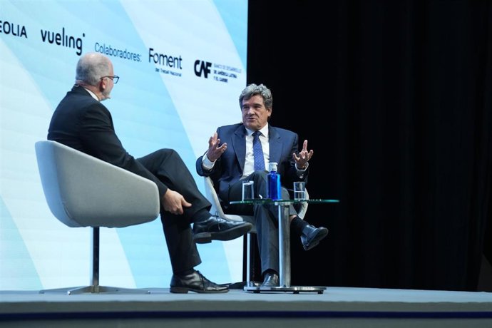 El gobernador del Banco de España, José Luis Escrivá, durante su participación en el foro.
