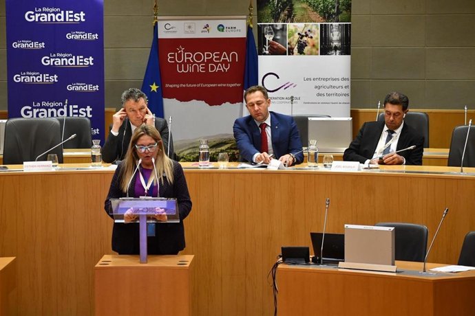 Herranz pide reforzar el apoyo europeo al sector vitivinícola y reconocer el esfuerzo de las familias productoras