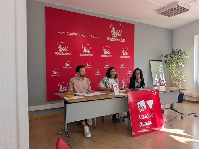 María José Miranda, en el centro