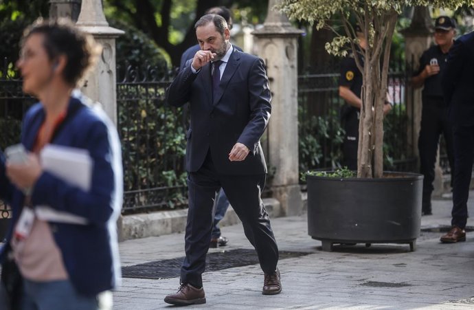Archivo - El exministro de Transportes y ex secretario de Organización del PSOE José Luis Ábalos.