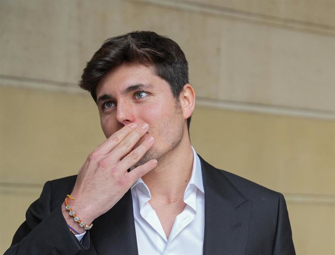 Archivo - El jefe de prensa de "Alvise" Pérez, Vito Quiles , a su salida del Juzgado de Instrucción tras declarar como investigado por presuntas injurias. A 25 de febrero de 2025, en Sevilla (Andalucía, España). El Juzgado de Instrucción número 18 de Sevi