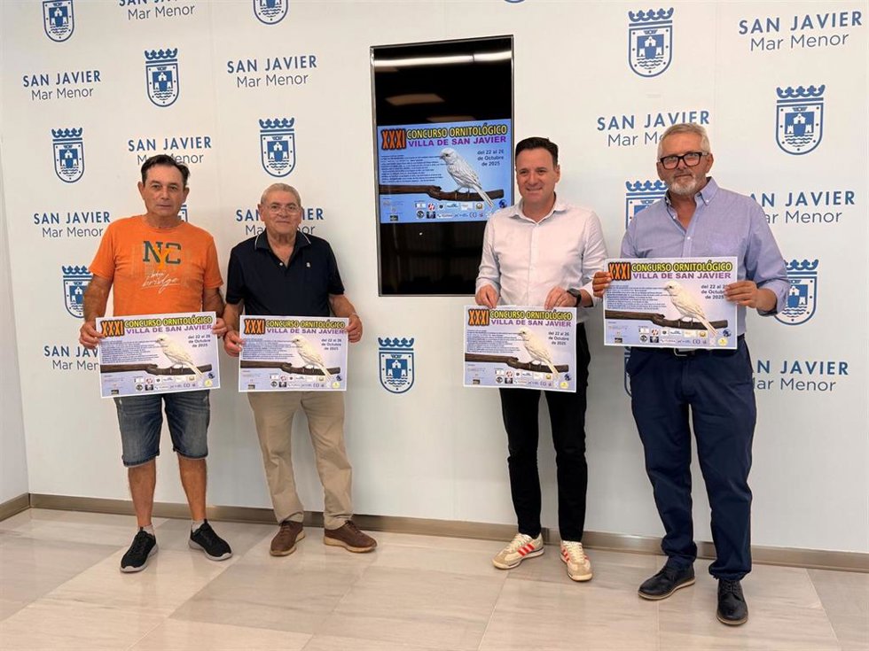 El XXXI Concurso Ornitológico Villa de San Javier atrae a cerca de 1.000 ejemplares de los mejores canarios de España
