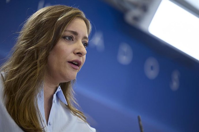 La portavoz del PP en el Congreso, Ester Muñoz, ofrece una rueda de prensa en el Congreso de los Diputados, a 21 de octubre de 2025, en Madrid (España).