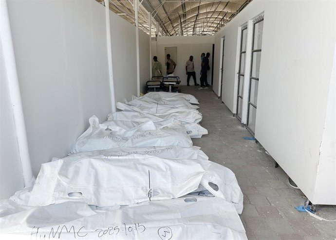 Cadáveres de palestinos entregados por Israel tras la mediación del Comité Internacional de la Cruz Roja (CICR) para su traslado a la Franja de Gaza (archivo)