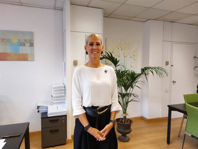 La gerente de la Fundación de Atención y Apoyo a la Dependencia, Sira Fiz, en rueda de prensa