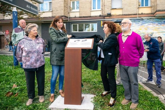 Descubrimiento de la placa conmemorativa