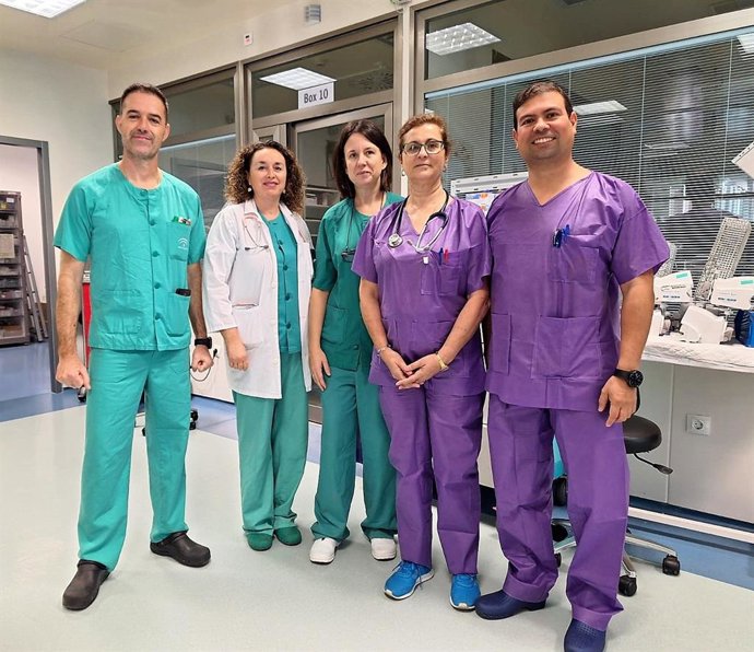 Equipo UCI del Hospital Infanta Elena de Huelva.